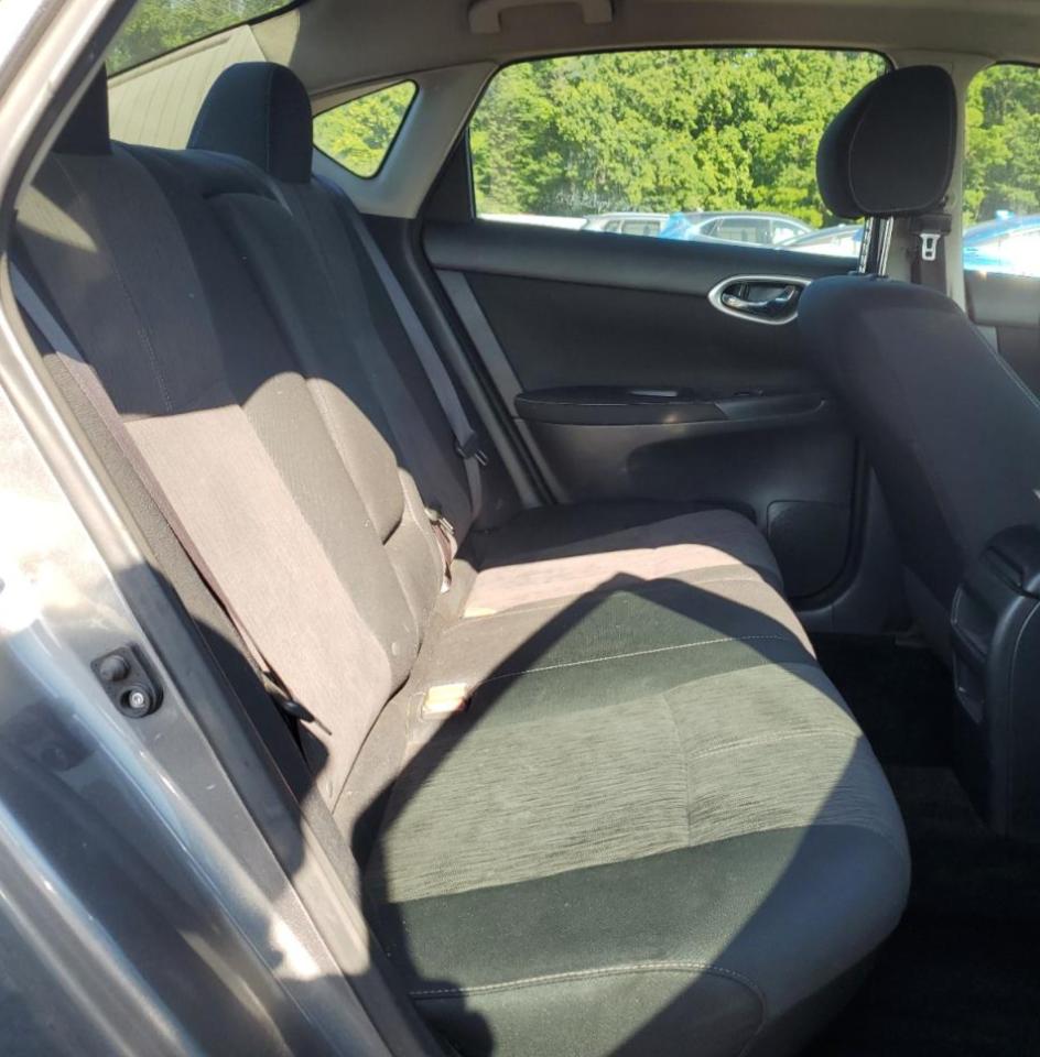 Nissan Sentra S Image 11