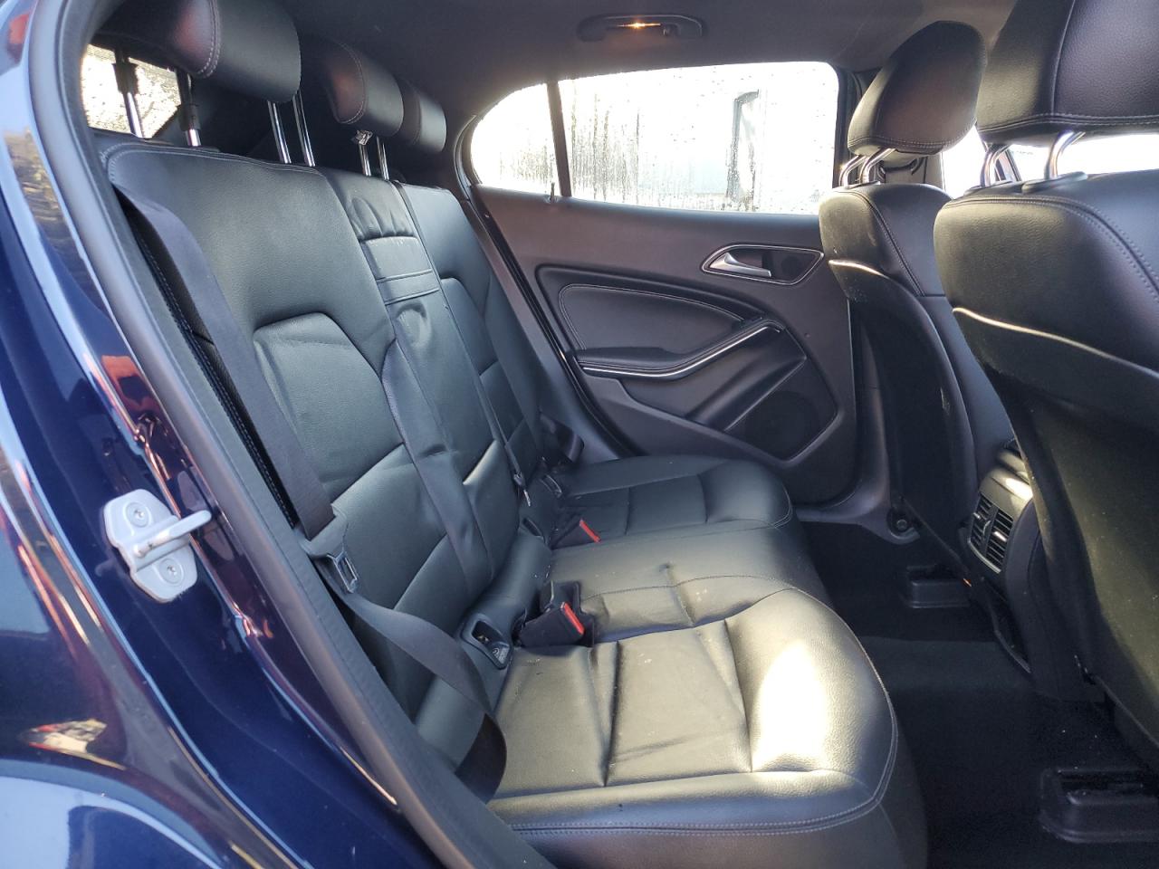 Mercedes-Benz GLA 250 4matic Image 9