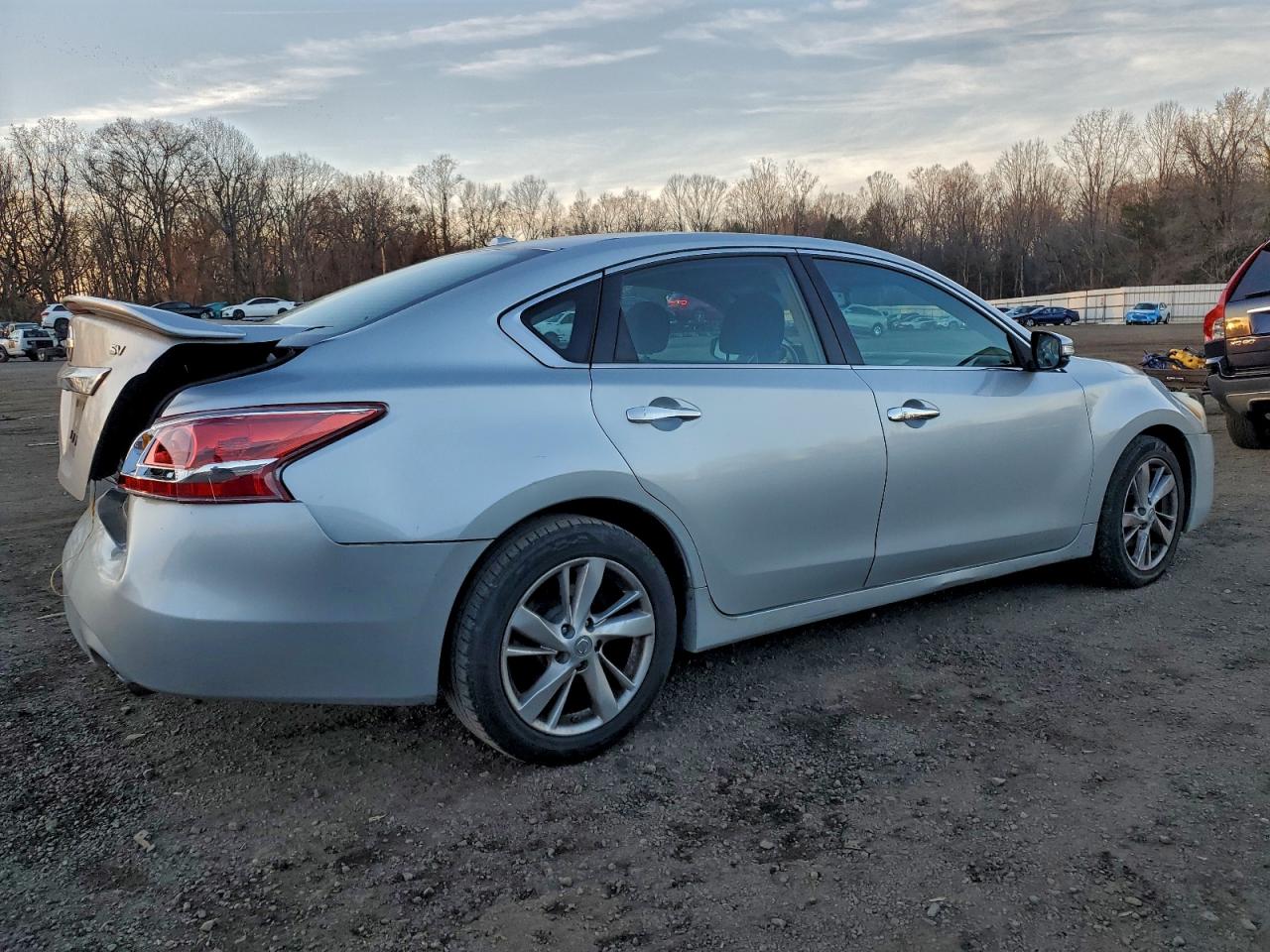 Nissan Altima 2.5 Image 2