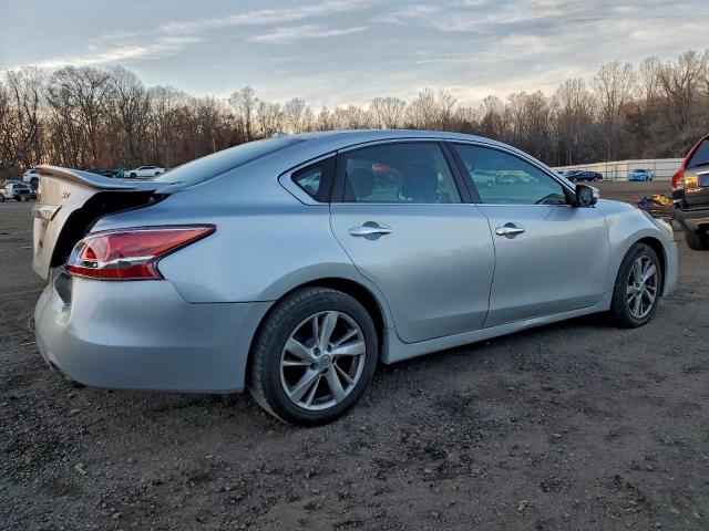 Nissan Altima 2.5 Image 2