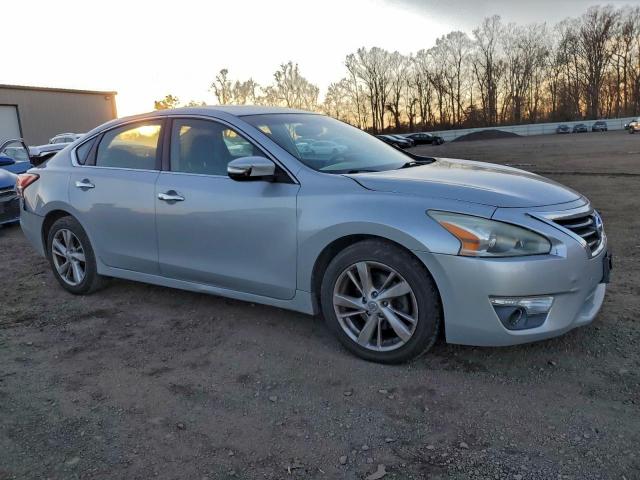 Nissan Altima 2.5 Image 4