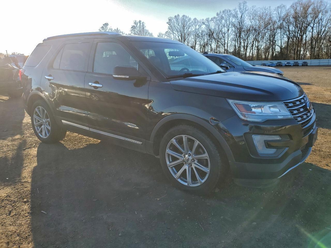 Ford Explorer Limited Image 4