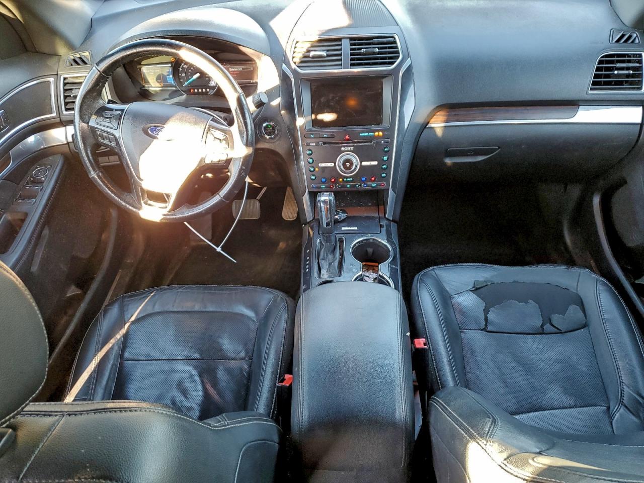 Ford Explorer Limited Image 8