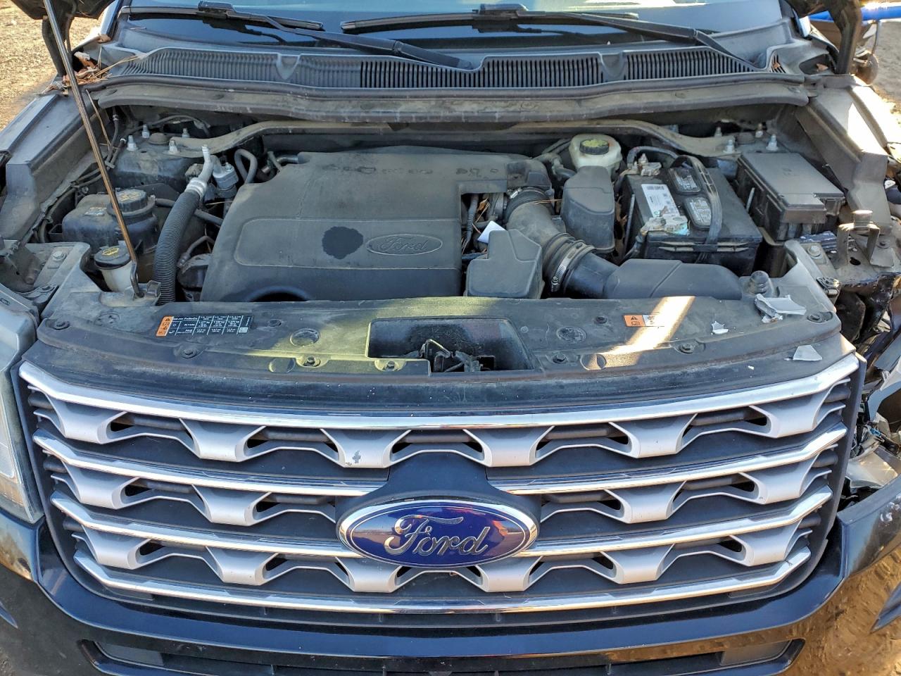 Ford Explorer Limited Image 12