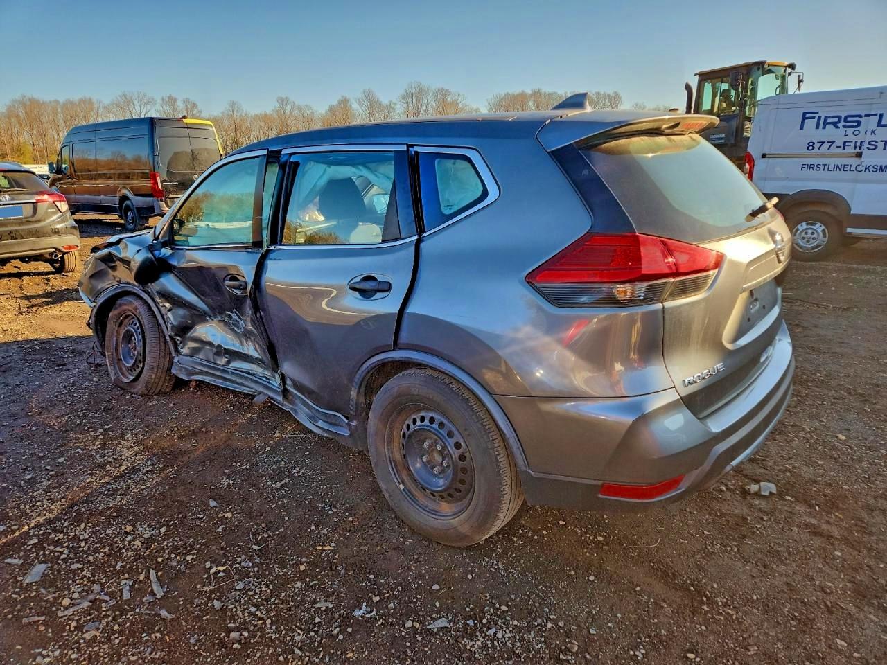 Nissan Rogue S Image 8