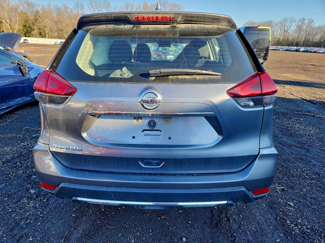 Nissan Rogue S Image 7