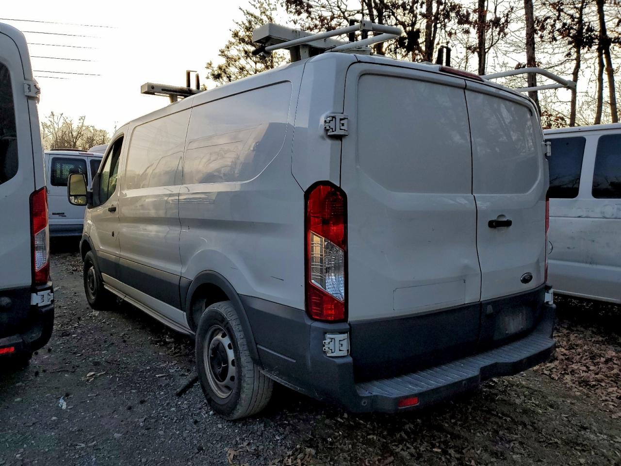Ford Transit T-250 Image 3