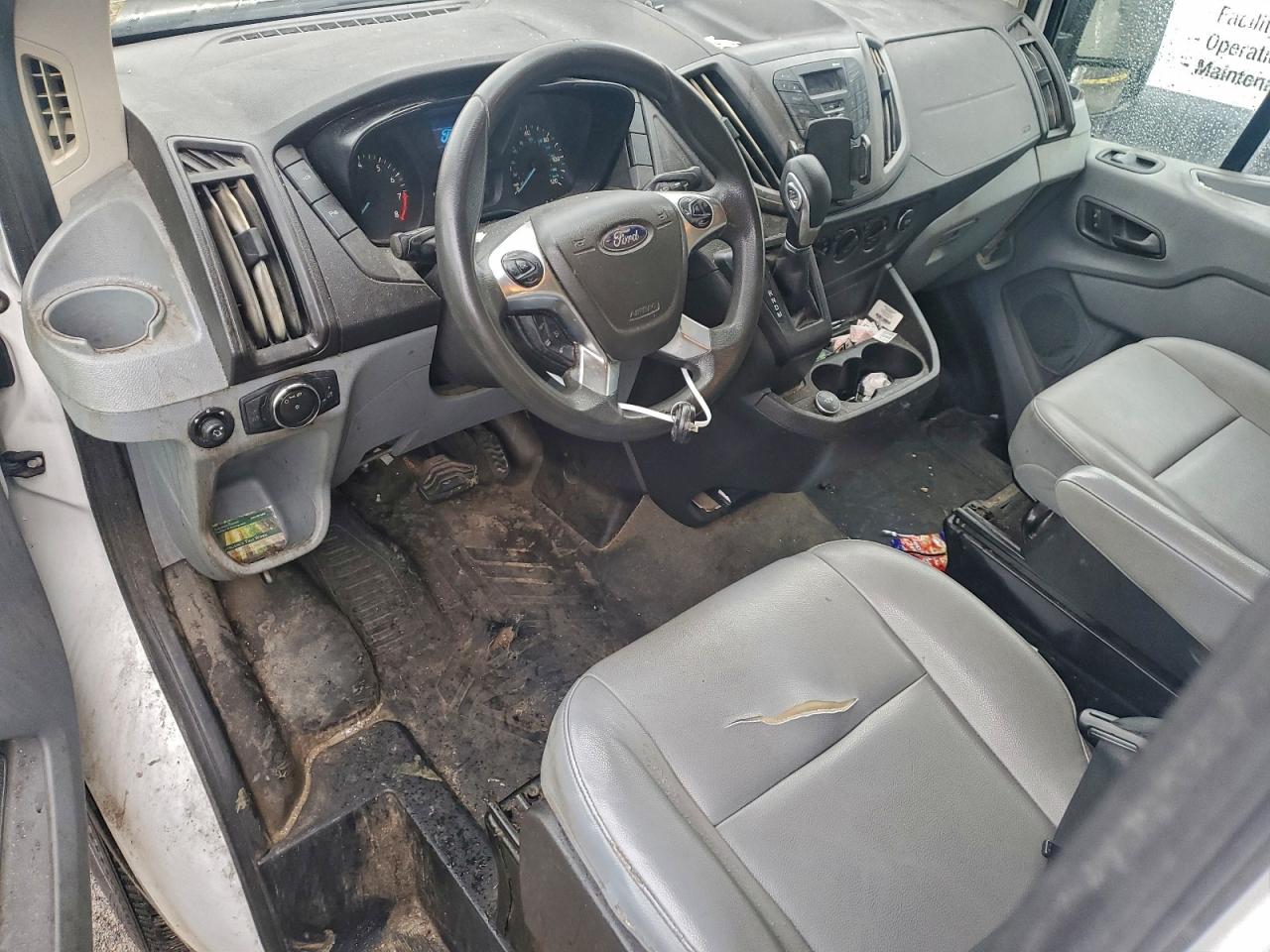 Ford Transit T-250 Image 6