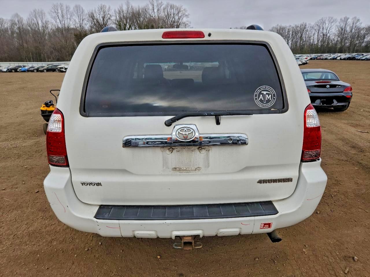 Toyota 4Runner Sr5 Image 3