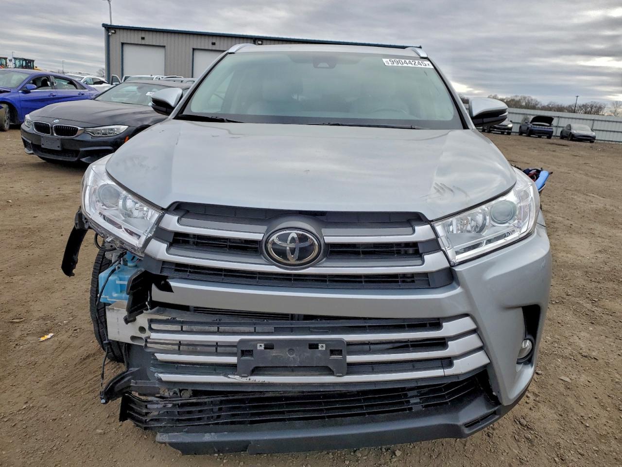 Toyota Highlander Se Image 8