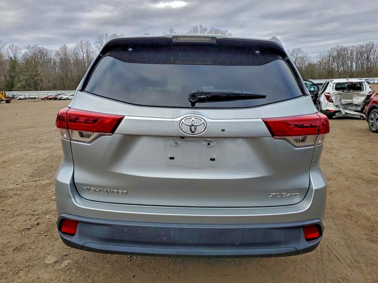 Toyota Highlander Se Image 3