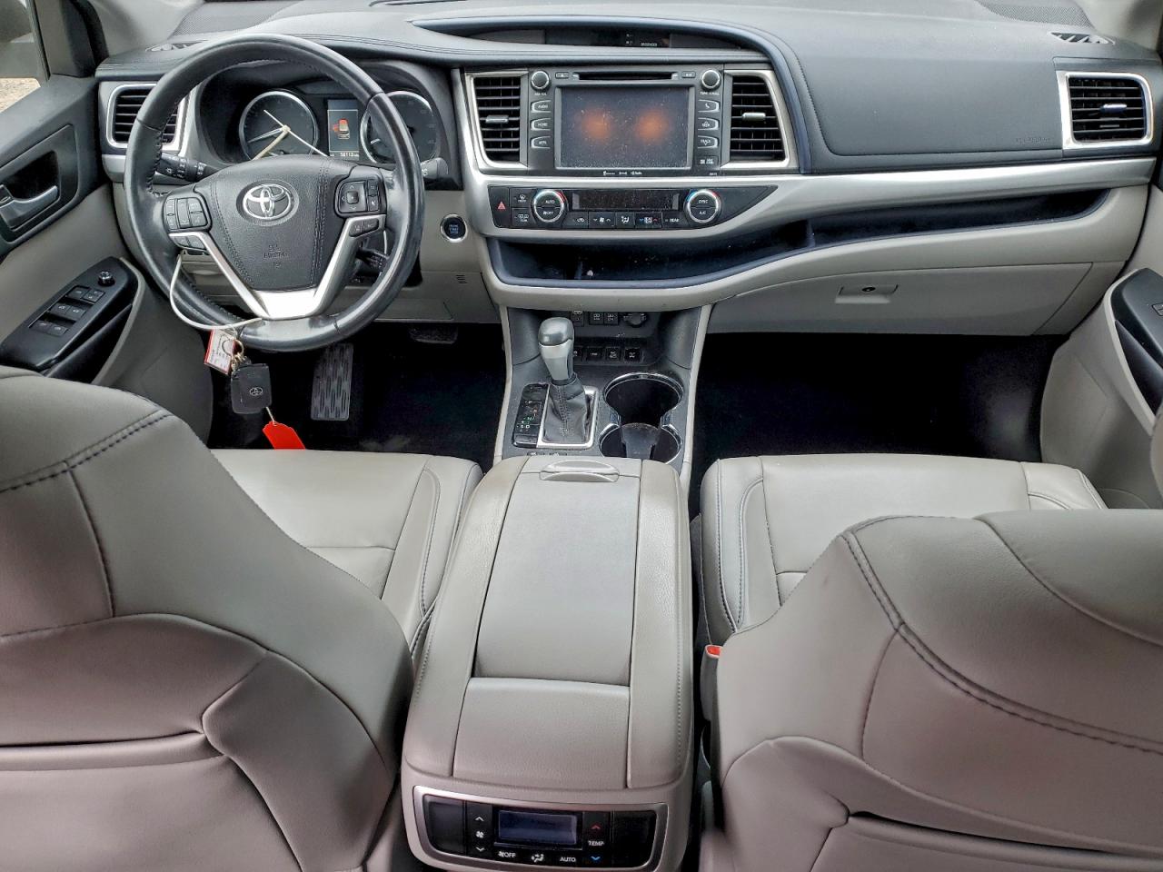 Toyota Highlander Se Image 13