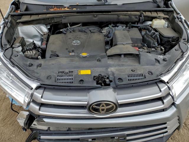 Toyota Highlander Se Image 11