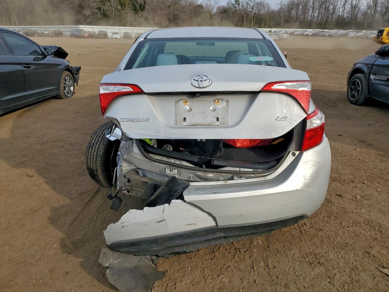 Toyota Corolla L Image 2