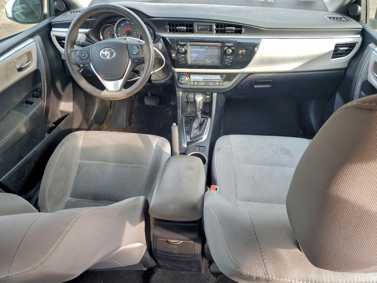 Toyota Corolla L Image 3