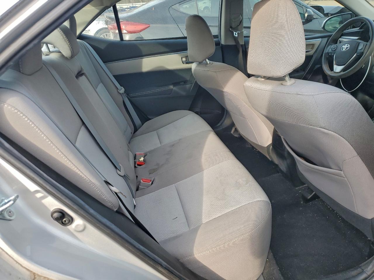 Toyota Corolla L Image 6