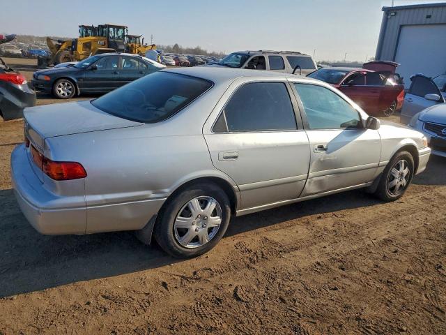 Toyota Camry Ce Image 8