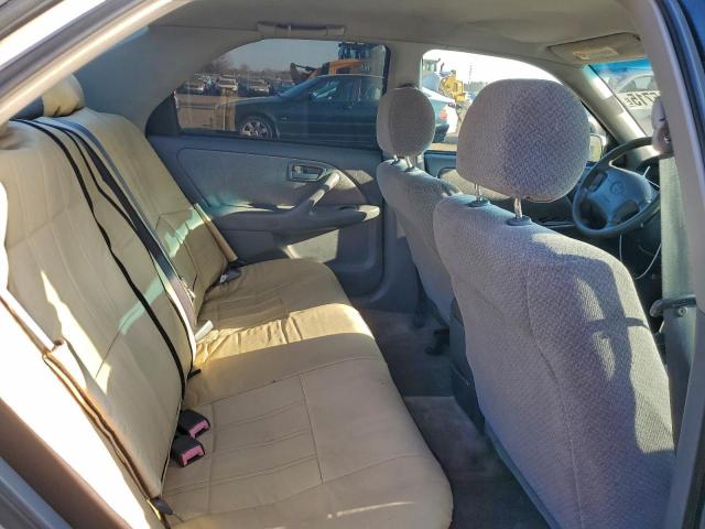 Toyota Camry Ce Image 10