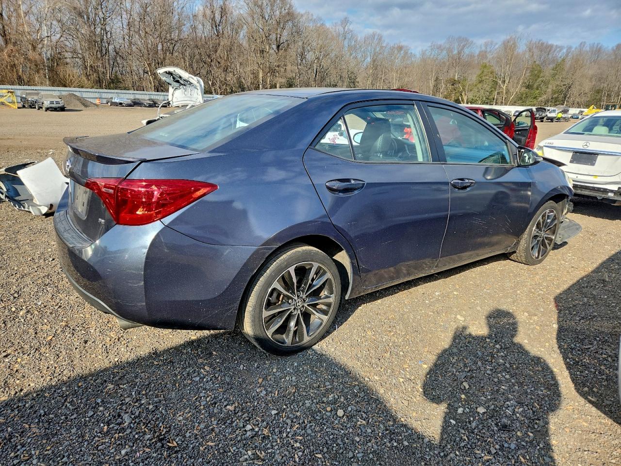 Toyota Corolla L Image 12