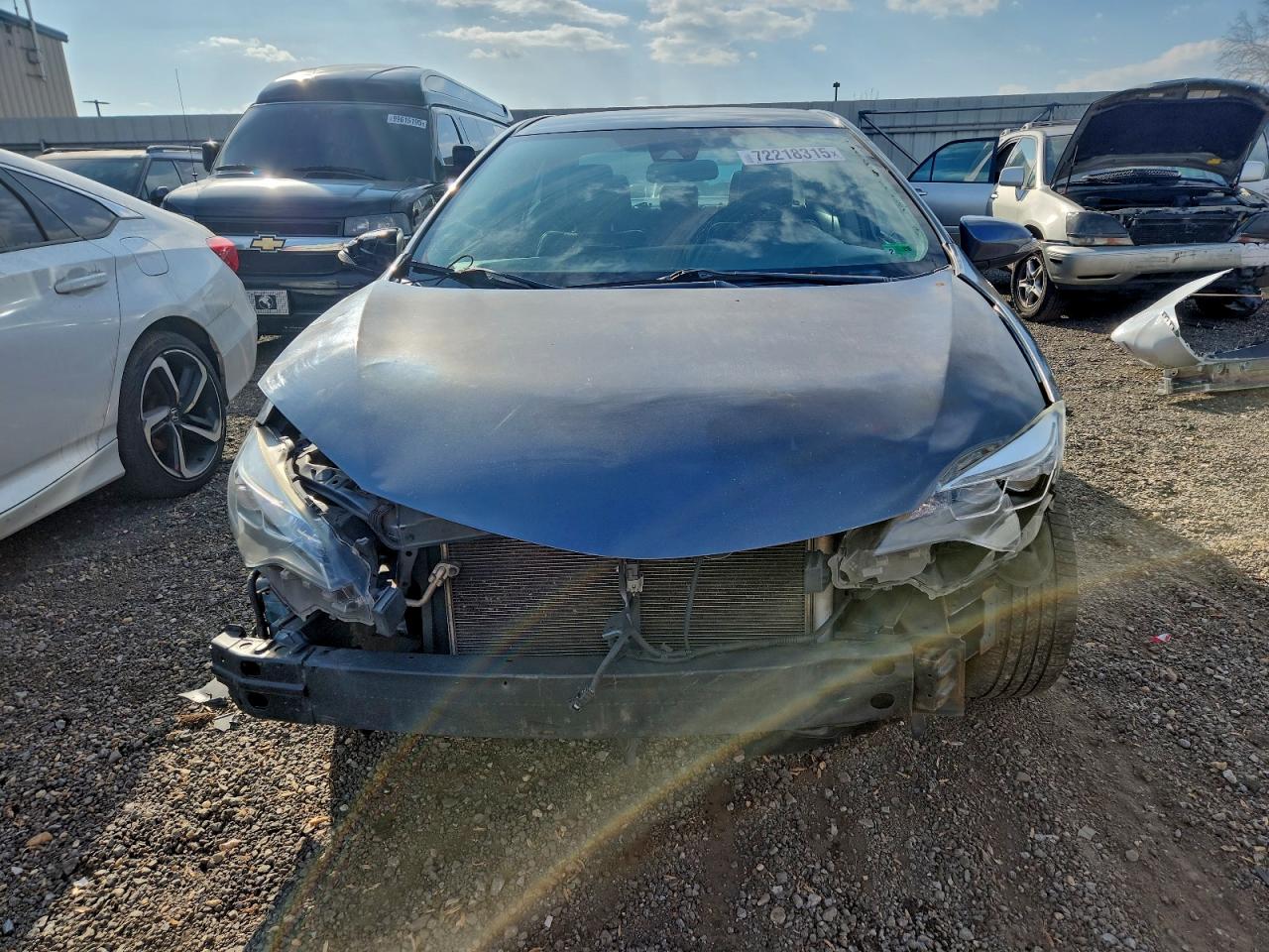 Toyota Corolla L Image 6