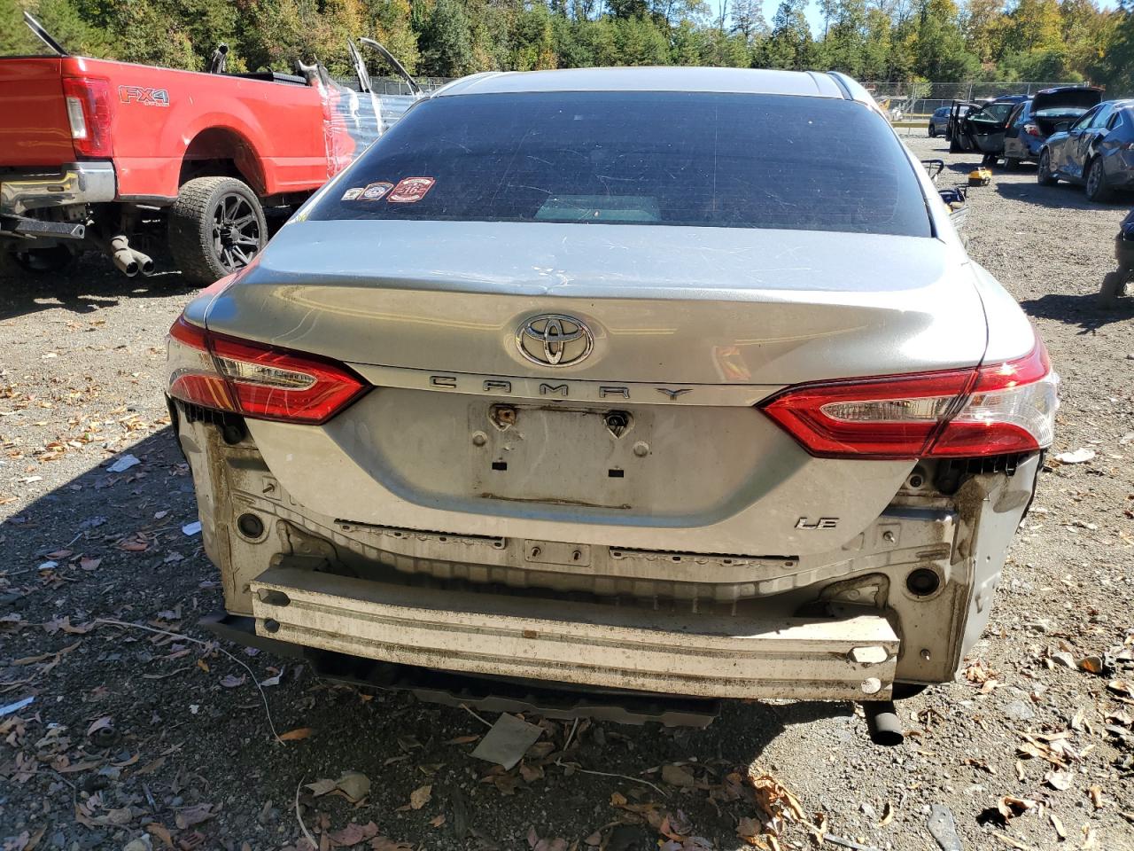 Toyota Camry L Image 3