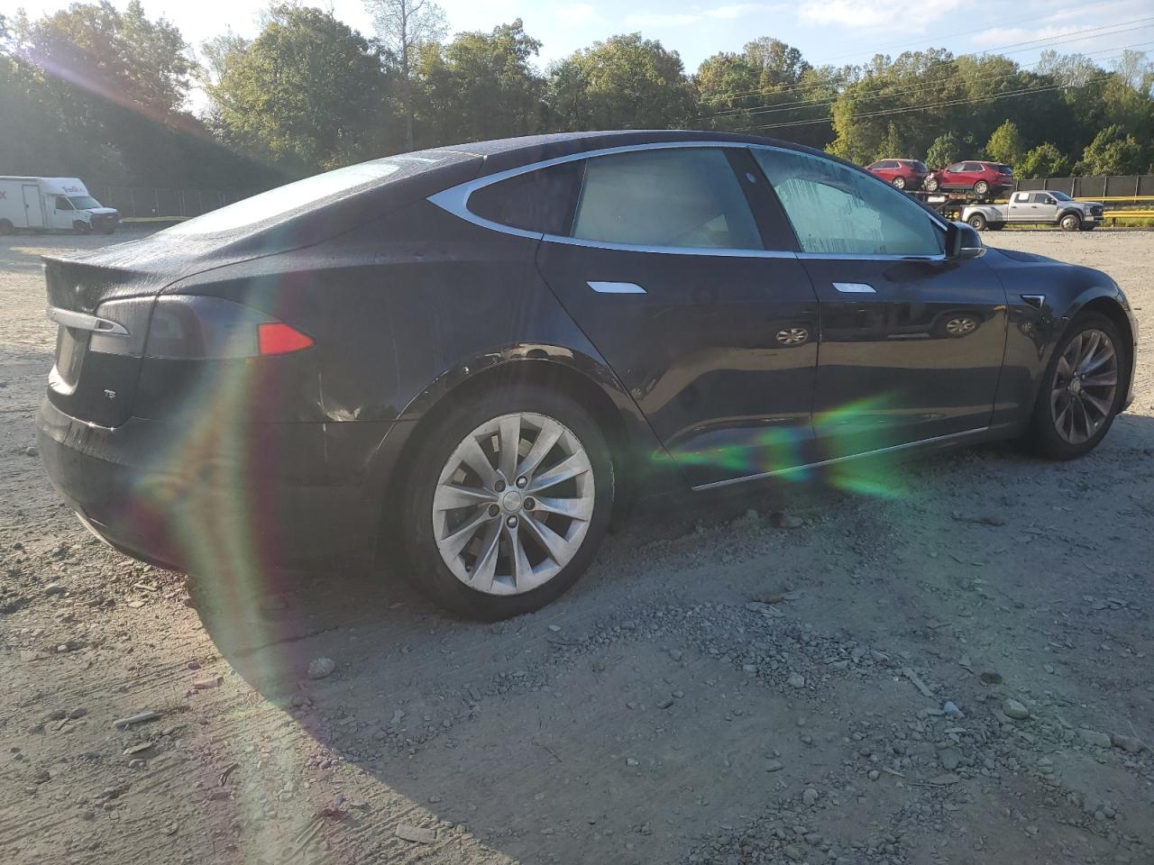 Tesla Model S Image 11