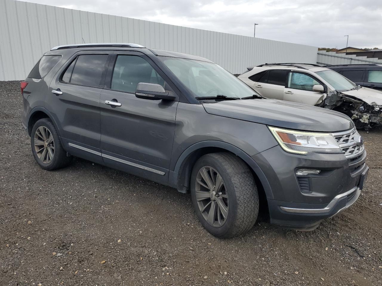 Ford Explorer Limited Image 10