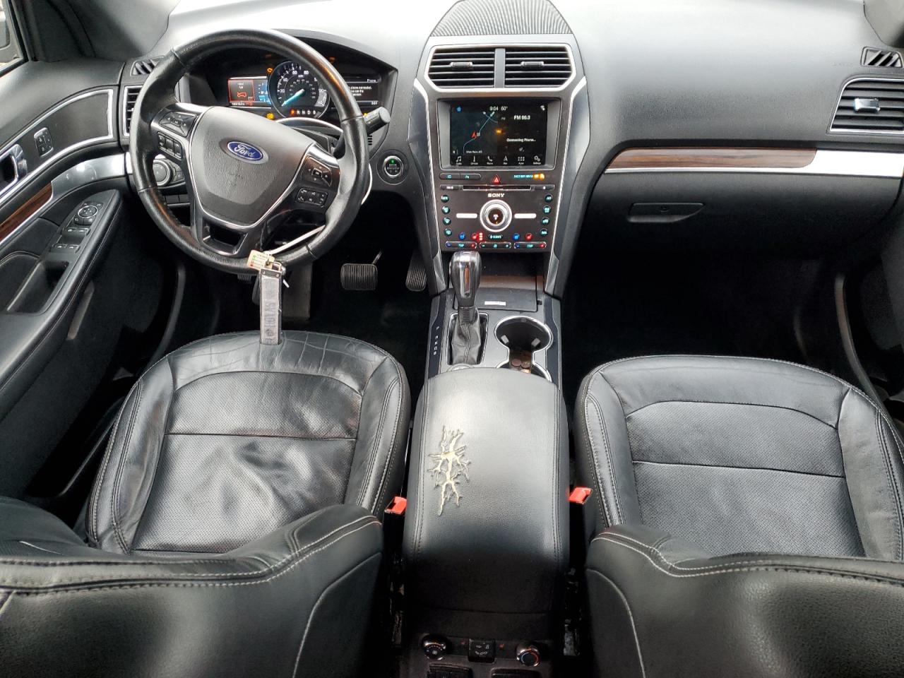 Ford Explorer Limited Image 6