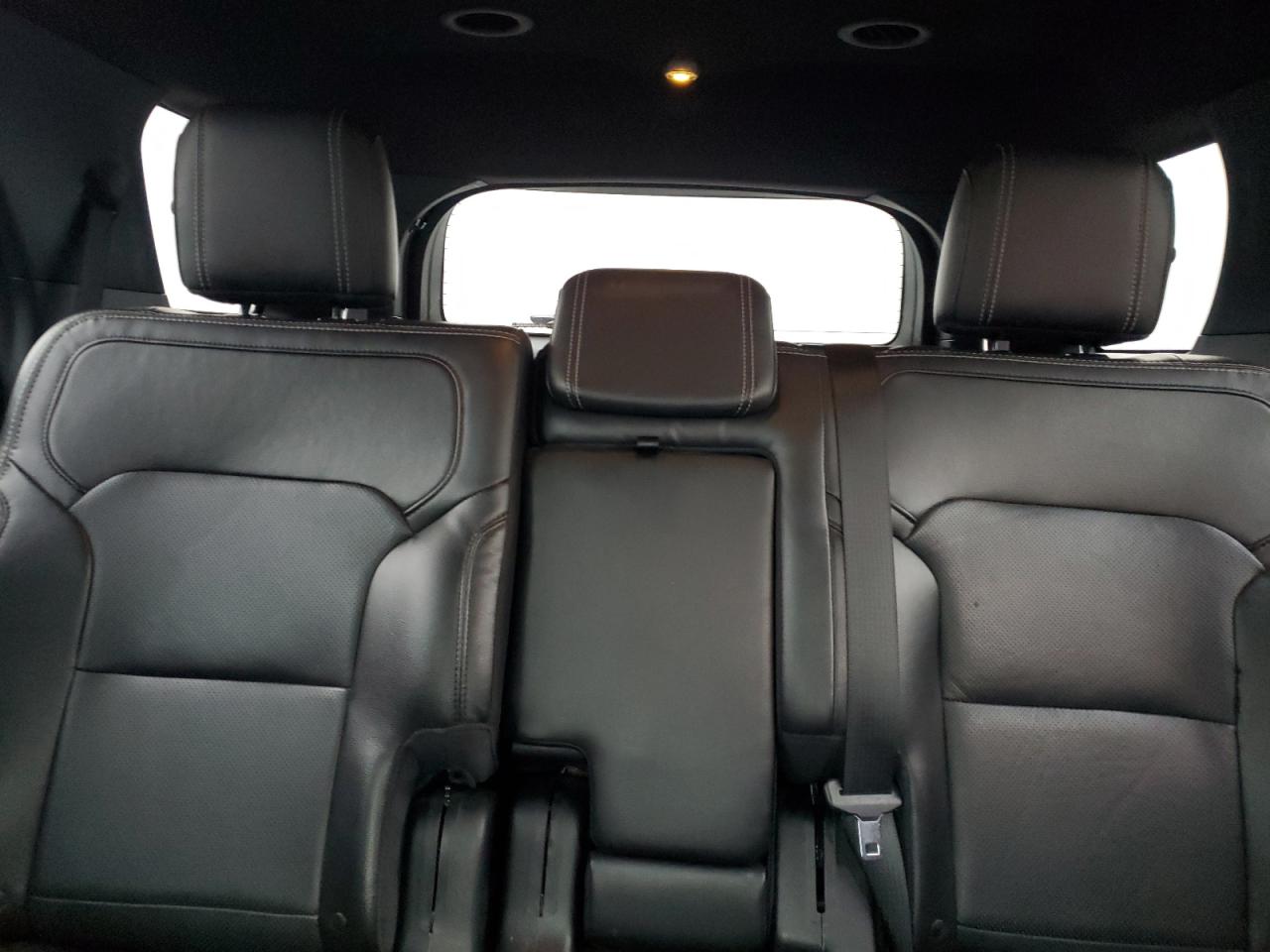 Ford Explorer Limited Image 13