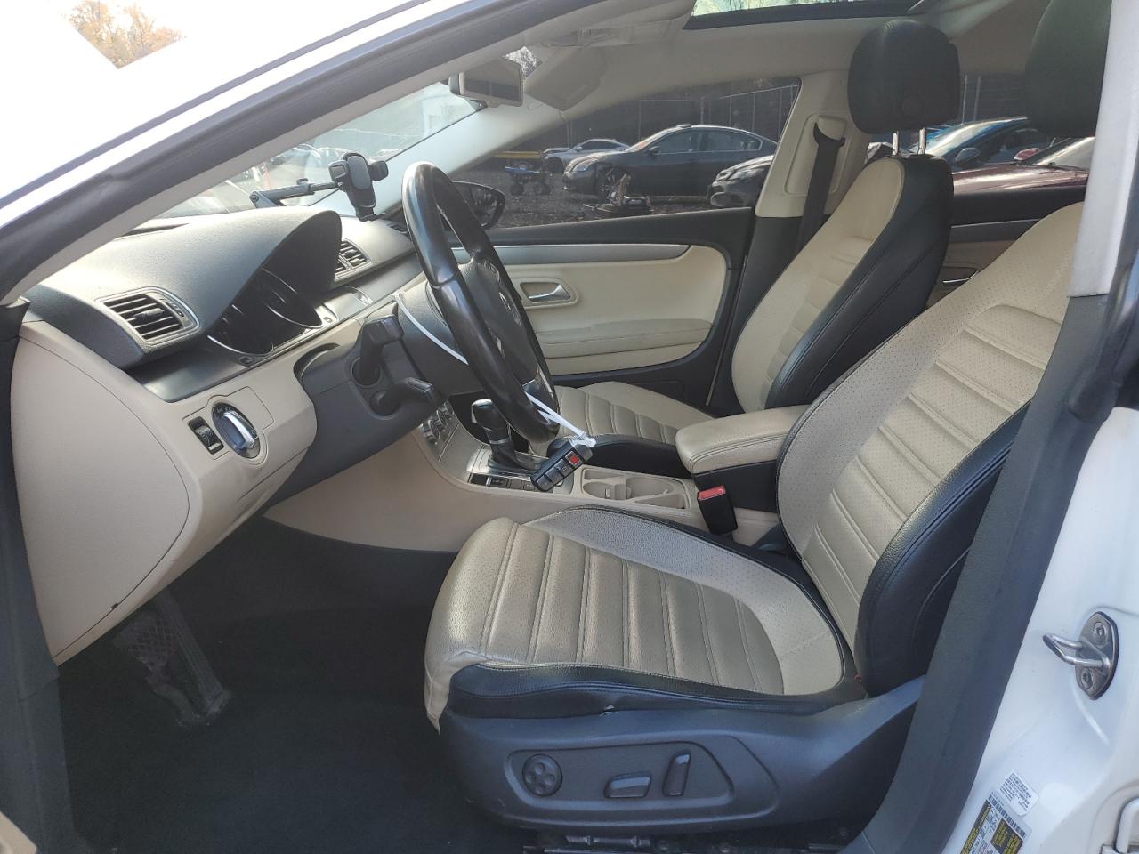 Volkswagen CC Luxury Image 5