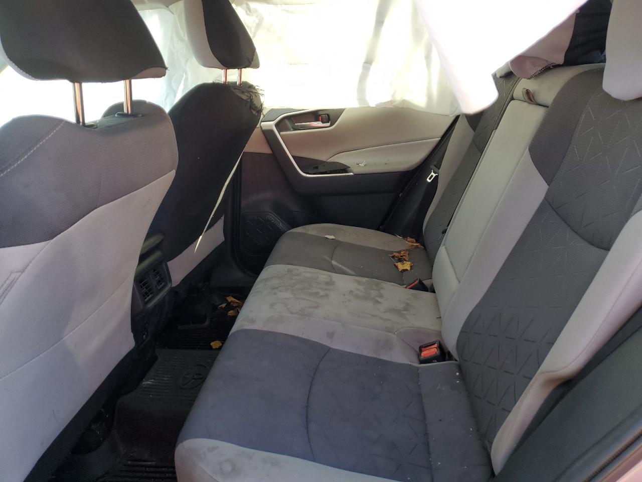 Toyota RAV4 Xle Image 11