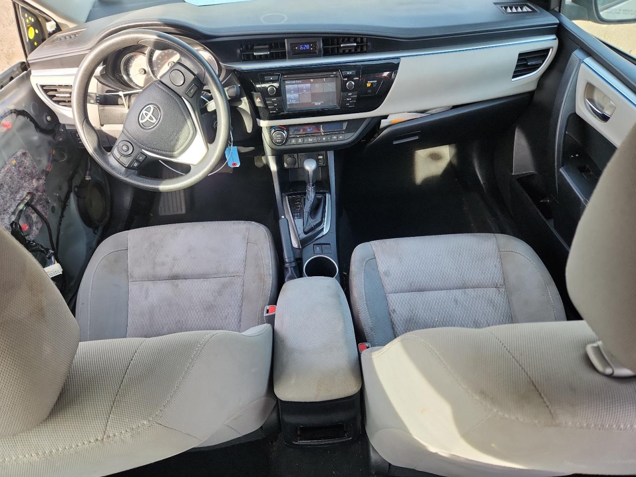 Toyota Corolla L Image 10