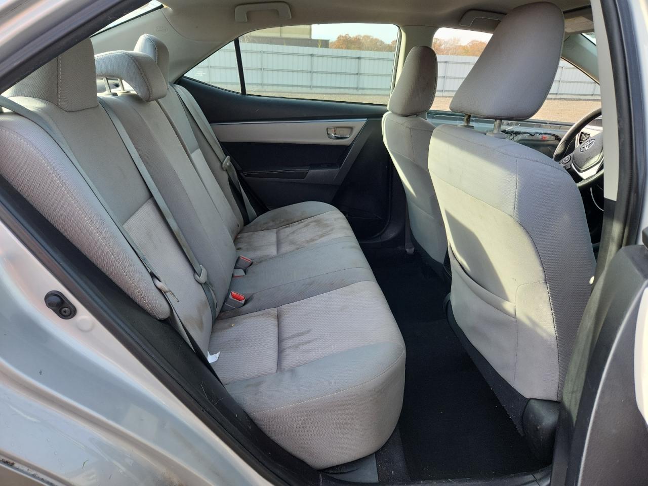 Toyota Corolla L Image 11