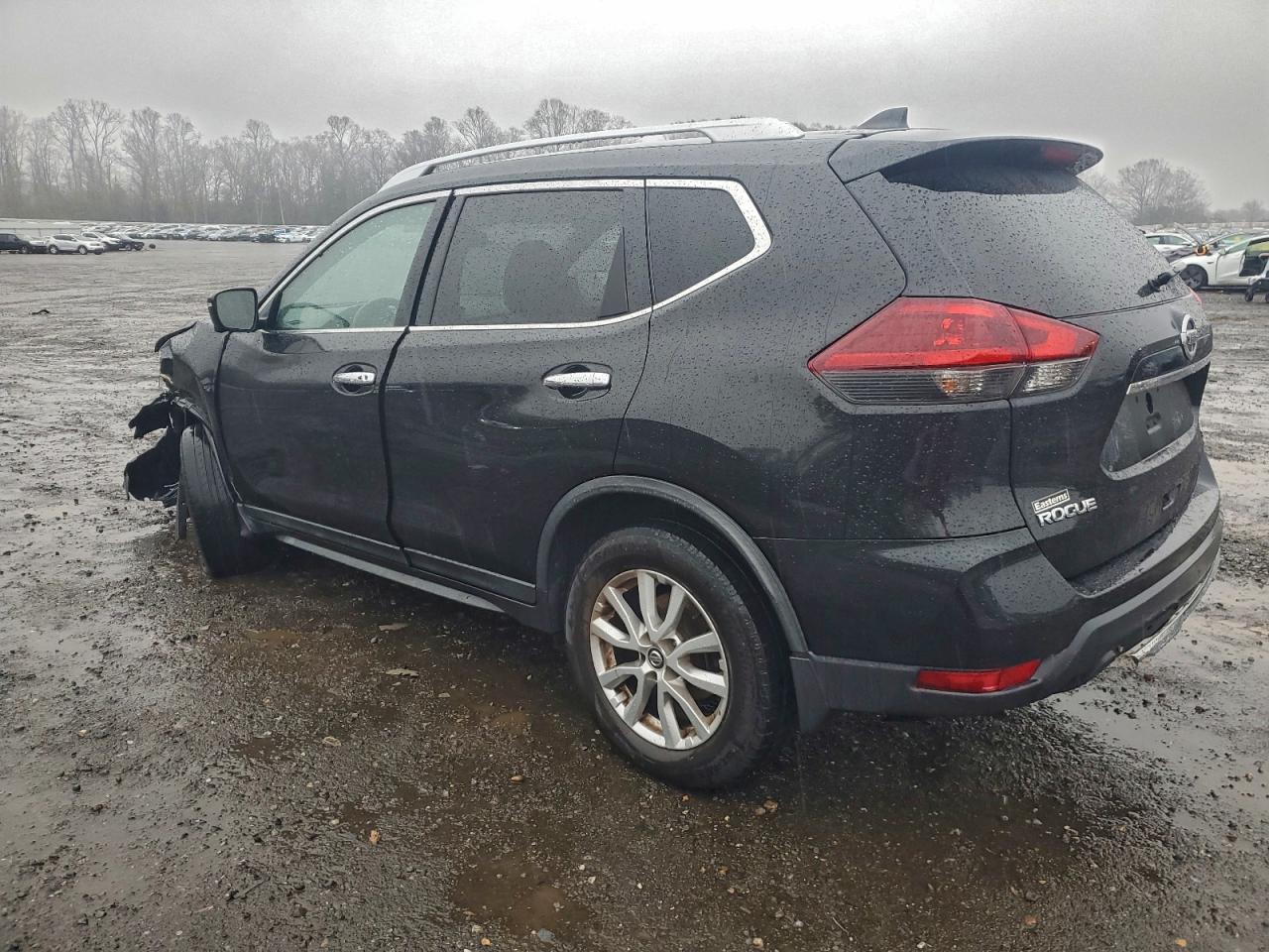 Nissan Rogue S Image 2