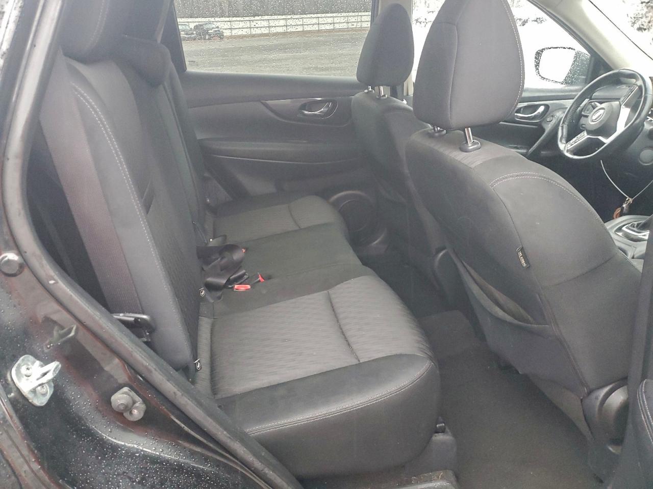 Nissan Rogue S Image 8