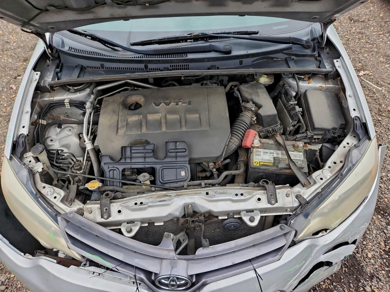 Toyota Corolla L Image 2