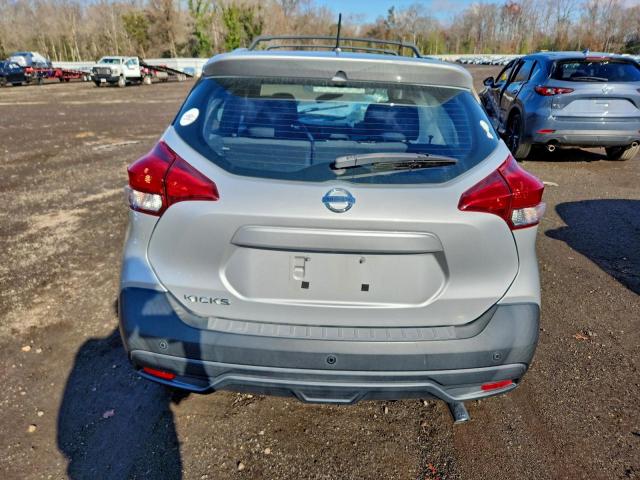 Nissan Kicks S Image 2