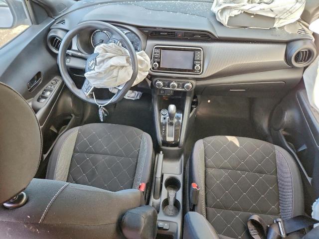 Nissan Kicks S Image 9