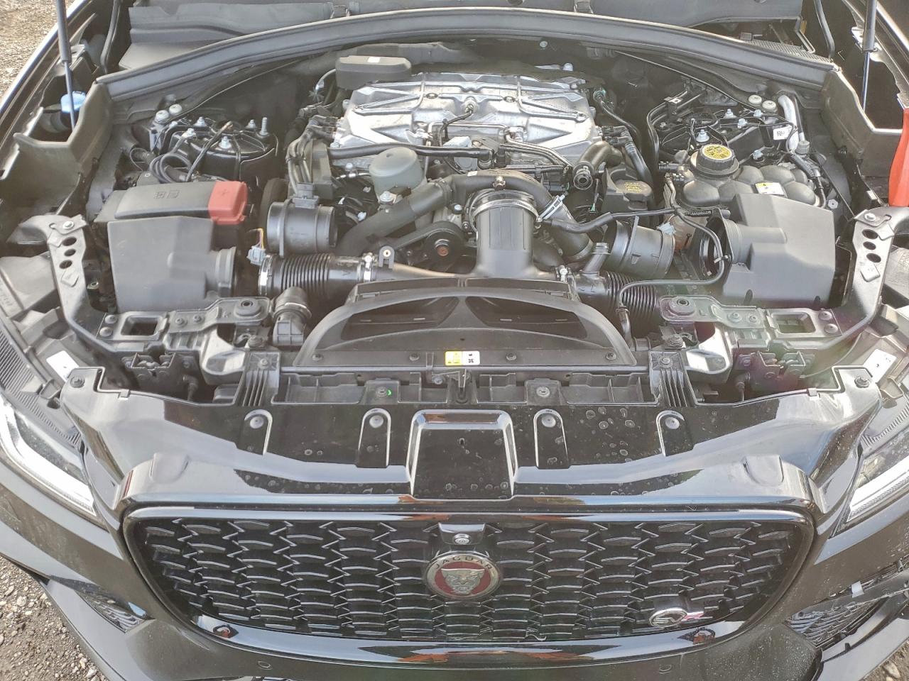 Jaguar F-PACE Svr Image 2