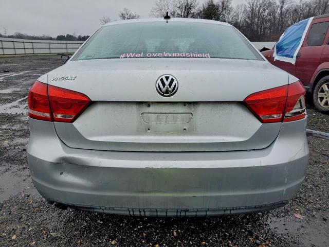 Volkswagen Passat S Image 5