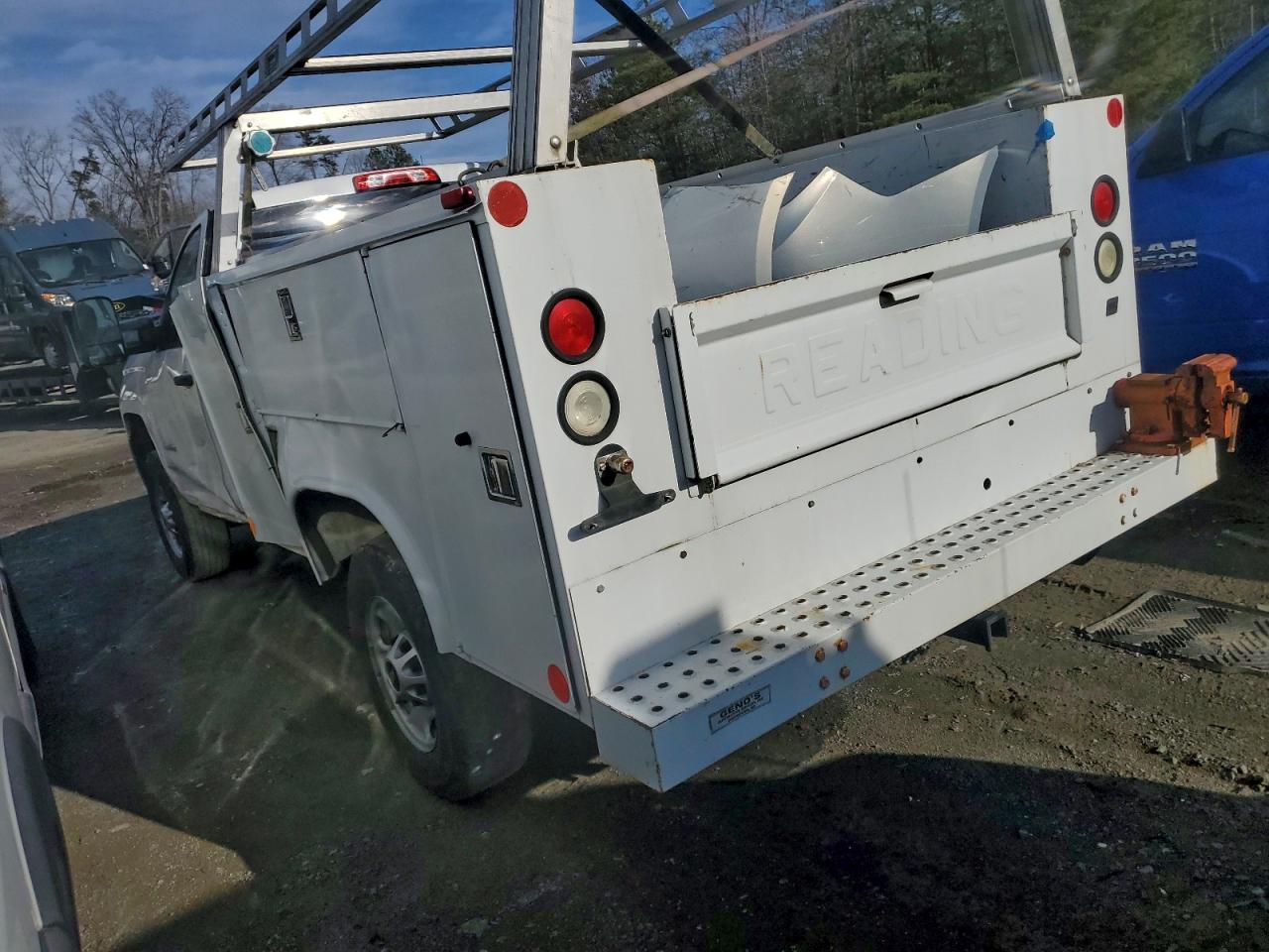 Chevrolet Silverado C2500 Heavy Duty Image 2