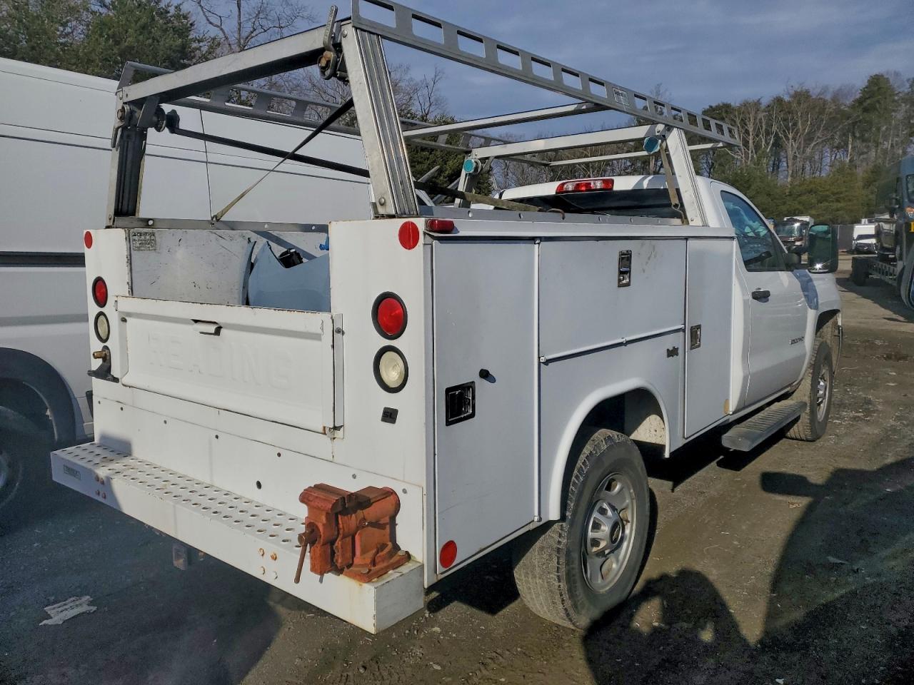 Chevrolet Silverado C2500 Heavy Duty Image 11