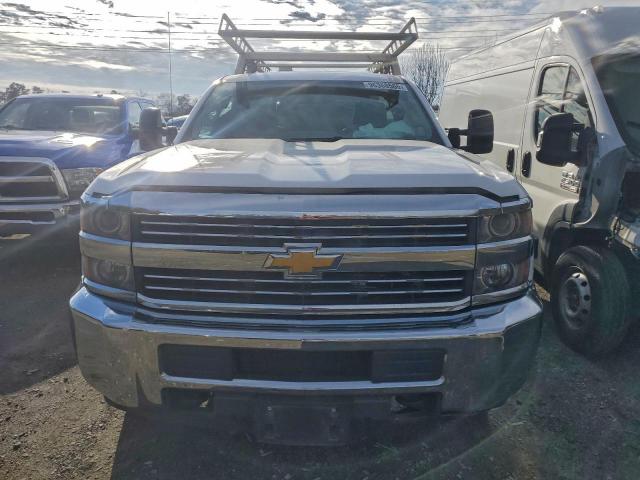 Chevrolet Silverado C2500 Heavy Duty Image 8