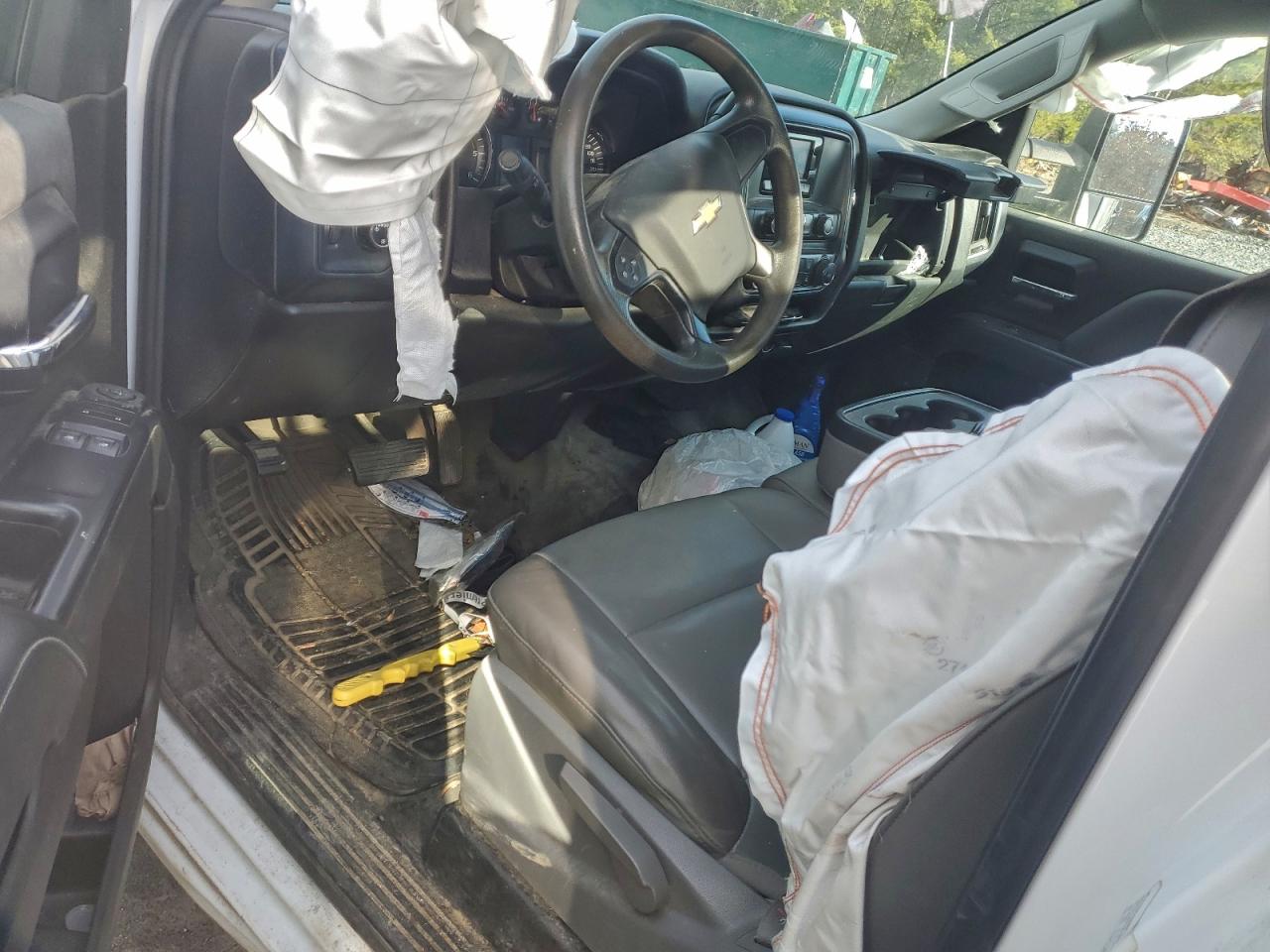 Chevrolet Silverado C2500 Heavy Duty Image 10