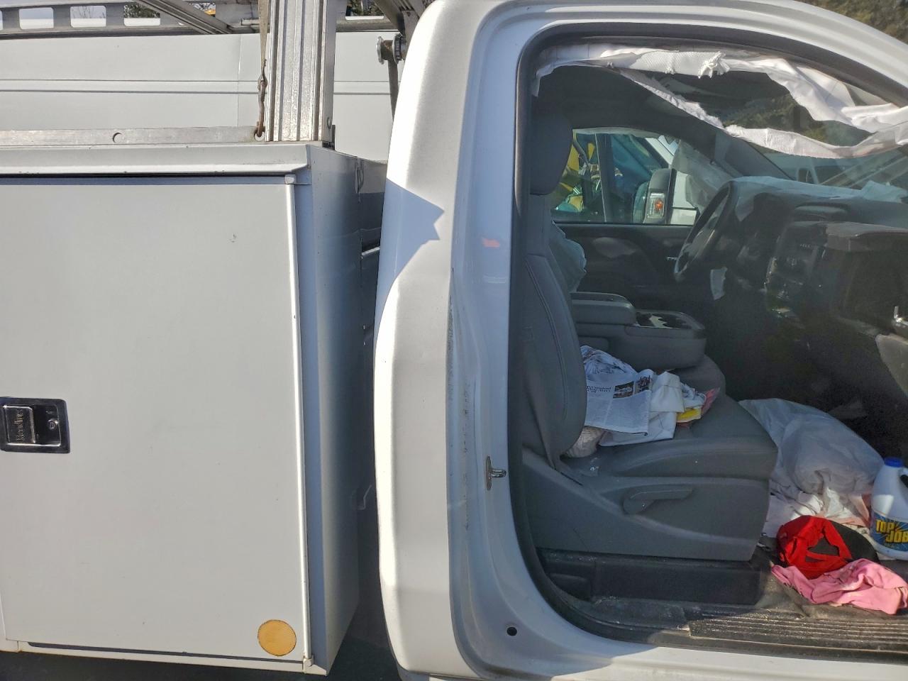 Chevrolet Silverado C2500 Heavy Duty Image 12