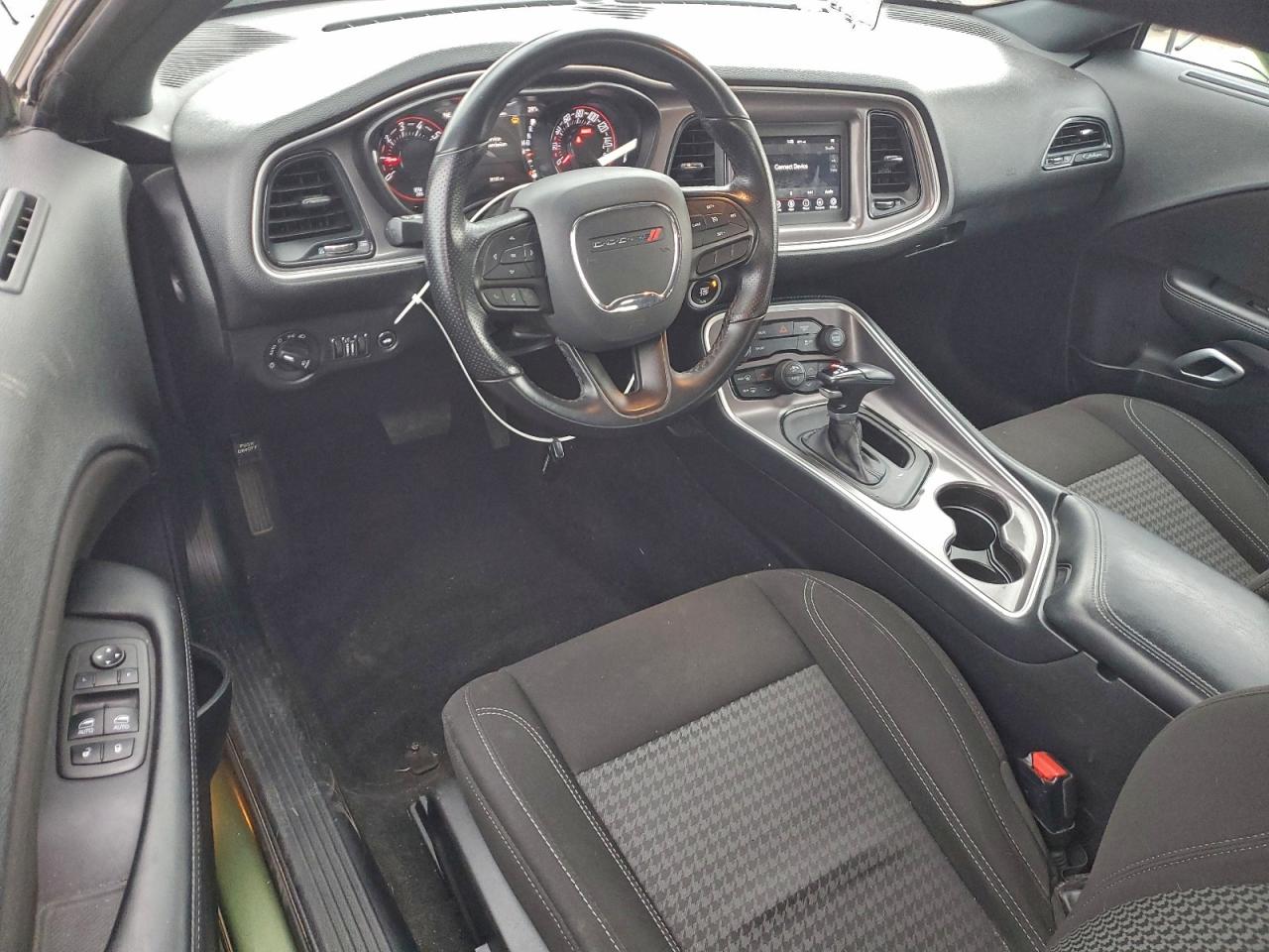 Dodge Challenger Sxt Image 12