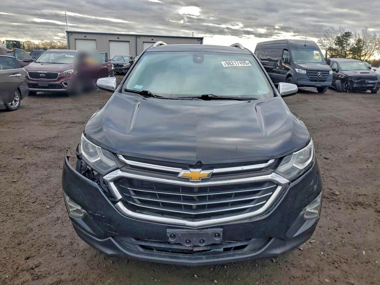 Chevrolet Equinox Premier Image 2