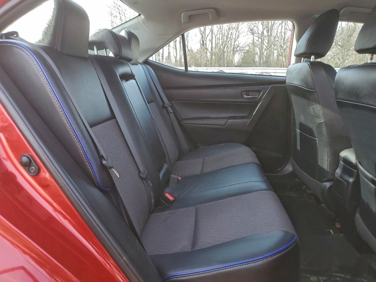 Toyota Corolla L Image 10