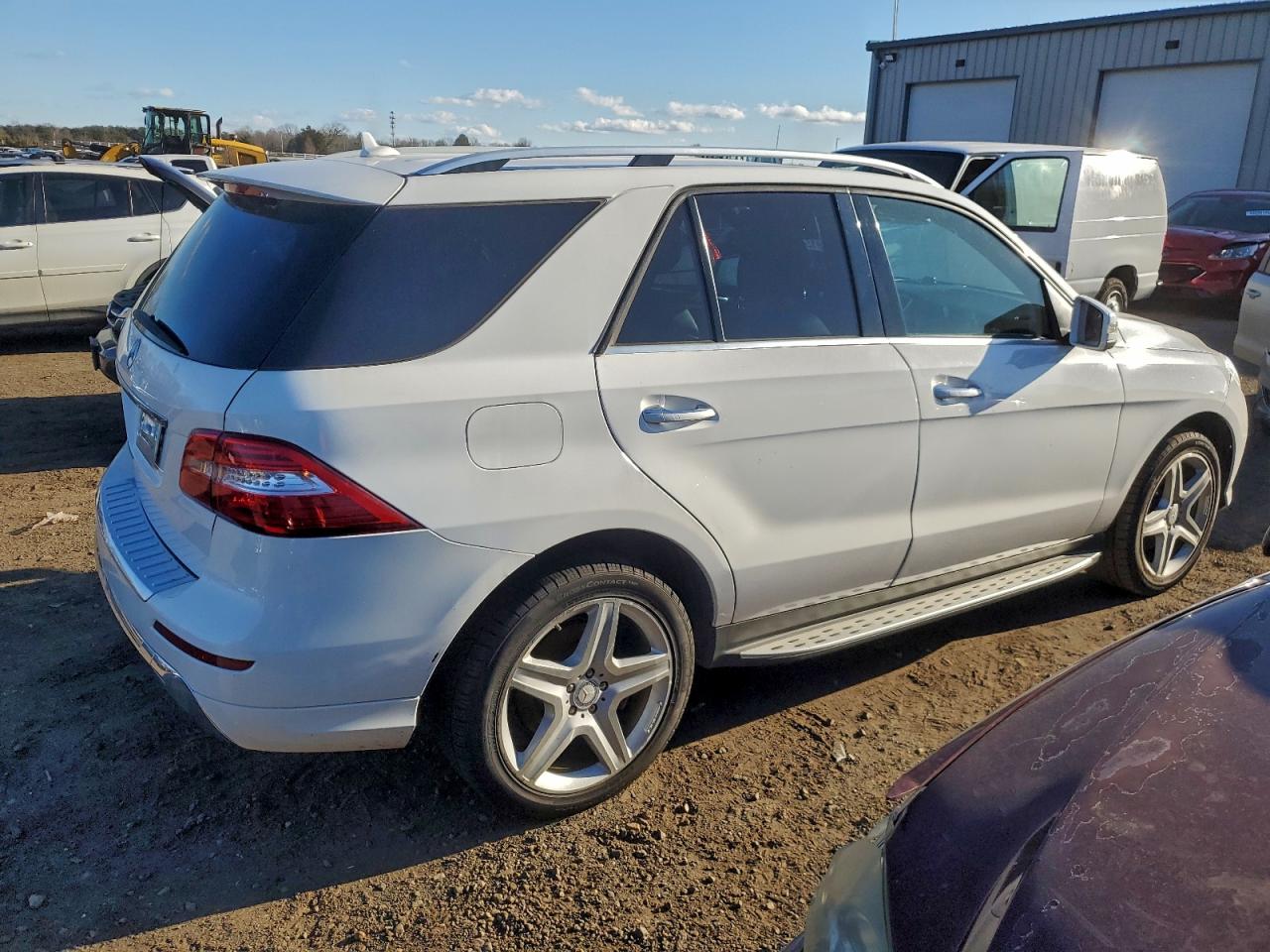 Mercedes-Benz M-Class 350 Image 4