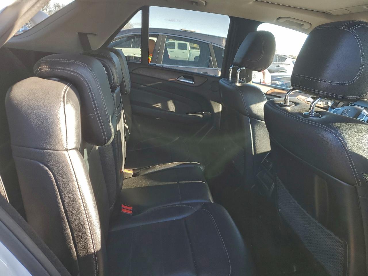 Mercedes-Benz M-Class 350 Image 6